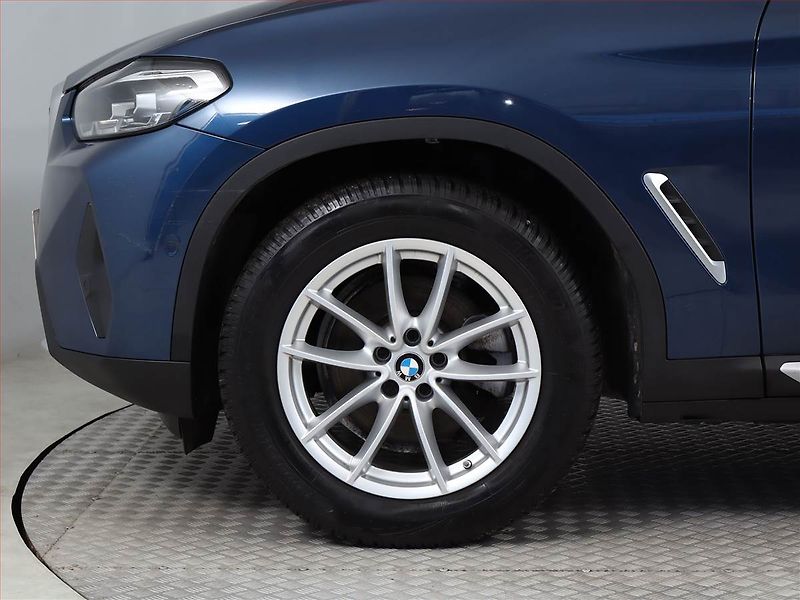 BMW X3 (2023) xDrive20d - fotka 13 z 19