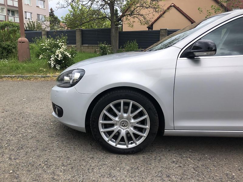 Volkswagen Golf Variant (2011) 2,0TDi STYLE nez. rezervace - fotka 11 z 68
