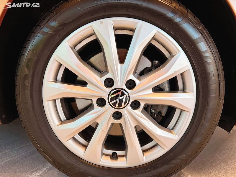 Volkswagen Caddy 1.5 TSi DSG California - fotka 31 z 32