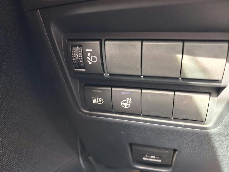 Toyota Yaris 1.5 HSD e-CVT GR-Sport - fotka 13 z 24