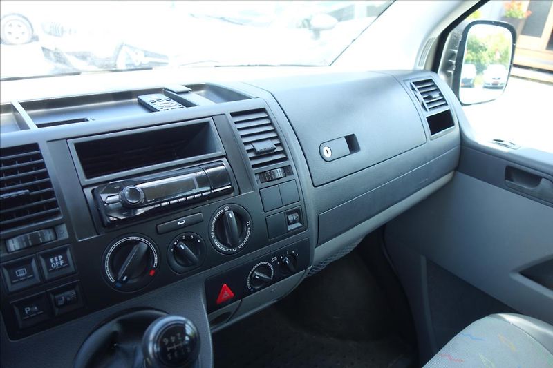 Volkswagen Transporter 2,5 TDi 96KW,ČR,8 MÍST,LONG. - fotka 26 z 30