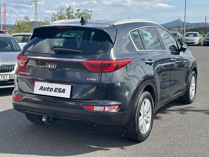 Kia Sportage (2017) 2.0CRDi 4x4, AT. výhřev sed. - fotka 4 z 19