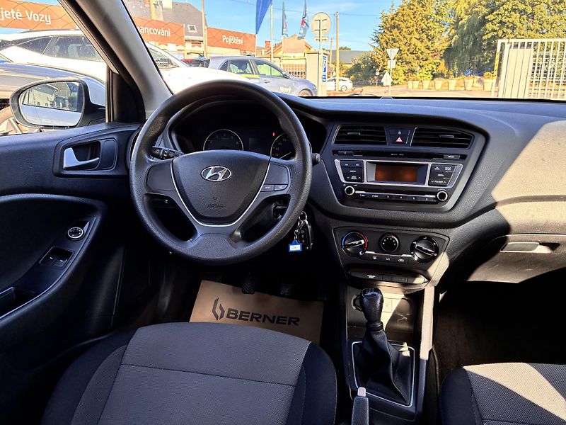 Hyundai i20 -55kW KLIMA,4x KOLA NA ZIMU - fotka 16 z 23