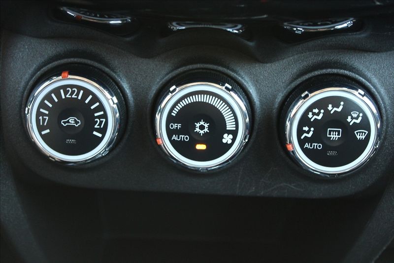 Mitsubishi ASX 1,6 MIVEC  NOVÉ V ČR,TAŽNÉ - fotka 12 z 23