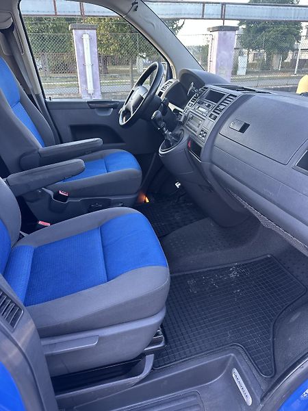 Volkswagen Caravelle (2005) 2.5 TDI 128kw 4x4 8 míst - fotka 8 z 19