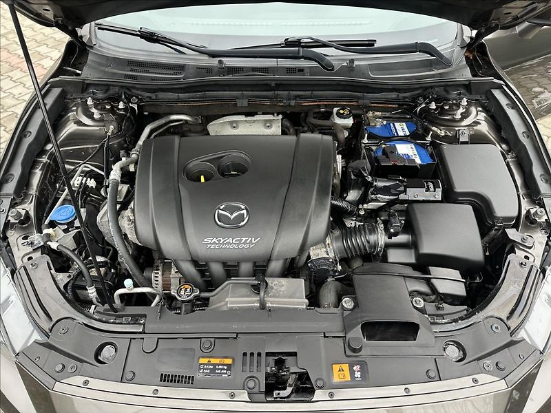 Mazda 3 2,0 G120 - fotka 11 z 24
