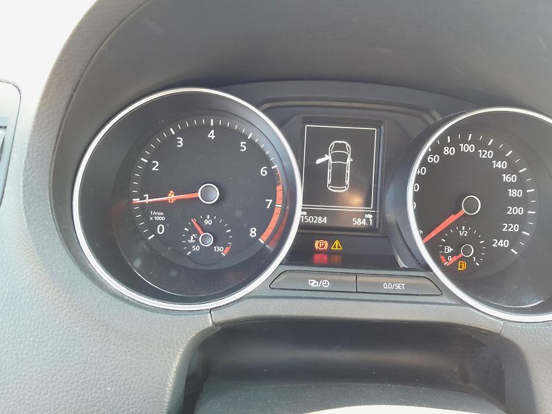 Volkswagen Polo (2015) 1,0 TSI 70KW serviska 2x klíč - fotka 12 z 16