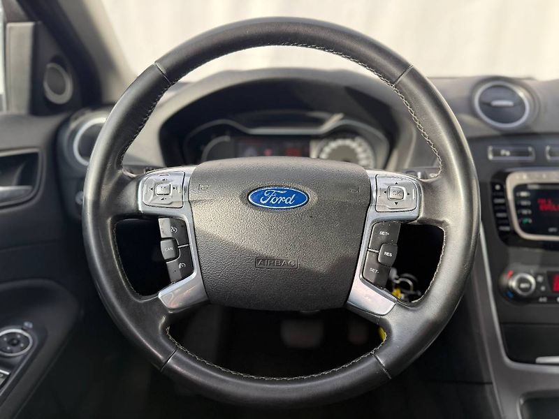 Ford Mondeo (2011) 2.0 TDCi 120 kW AT - fotka 10 z 22