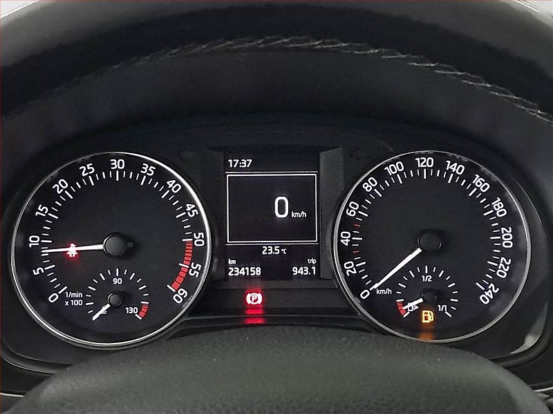 Škoda Fabia (2015) 1.4 TDI, Tempomat - fotka 11 z 15