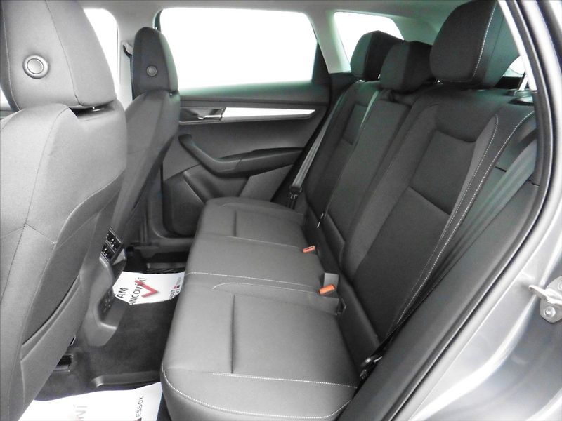 Škoda Karoq 2,0 TDi Style 4x4 DSG, nové ČR - fotka 9 z 24