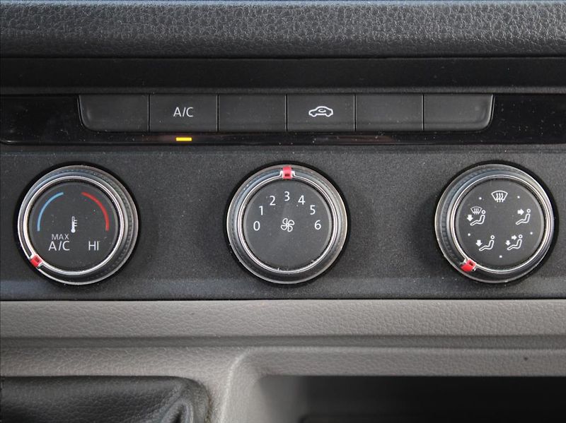 Volkswagen Crafter 2,0 TDi 35 DR 215tkm. Tažné ČR - fotka 17 z 21