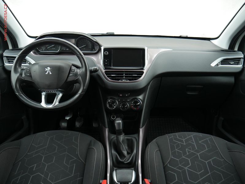 Peugeot 2008 (2014) 1.6 HDI, 1.maj,ČR, AC, temp - fotka 8 z 14