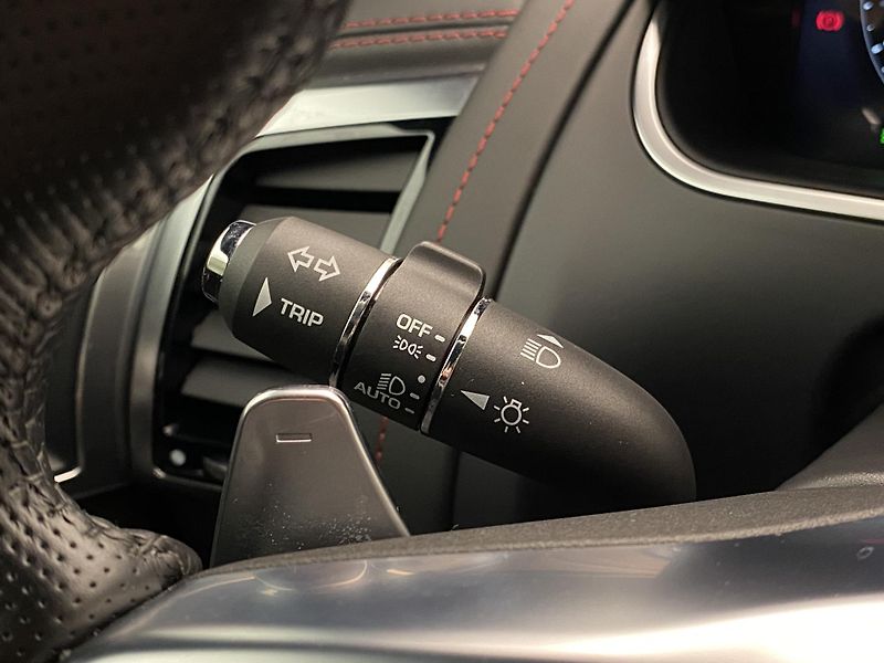 Jaguar F-Type R 5.0 423kW AWD AUT CZ - fotka 18 z 41