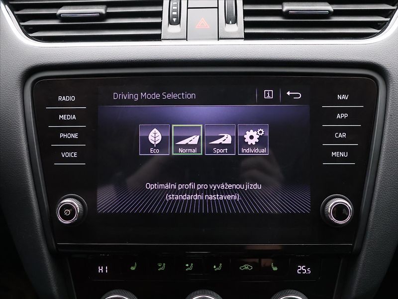 Škoda Octavia 2,0 TDI 110kW DSG Style CZ DPH - fotka 24 z 35