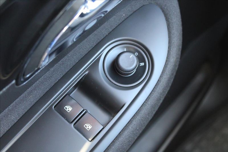 Opel Mokka 1,6 i  ČR,1.MAJITEL,TAŽNÉ - fotka 17 z 27
