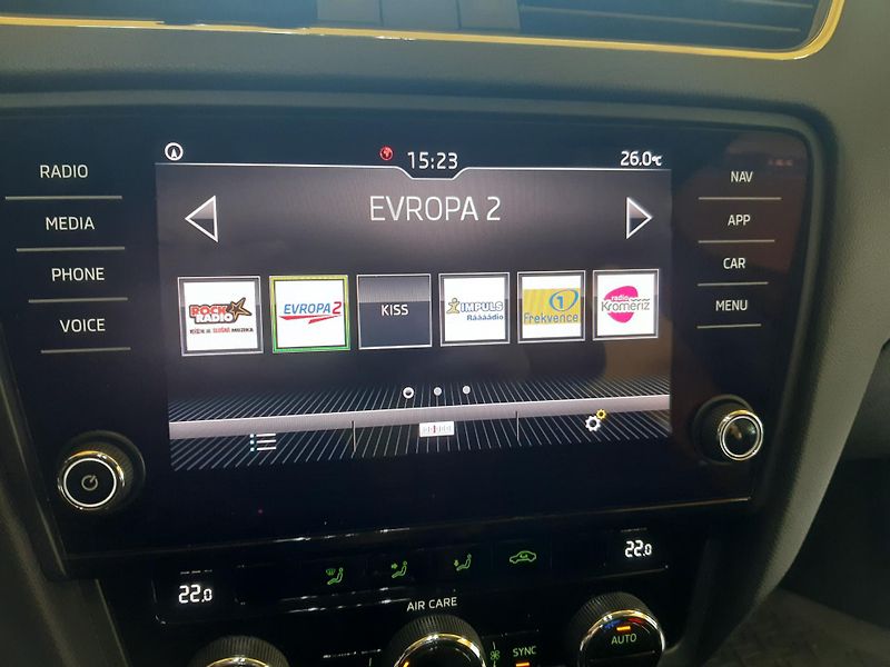Škoda Octavia 1.6 TDI NAVI KAMERA APP - fotka 11 z 28