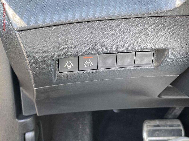 Peugeot 2008 (2022) 1.2 PT, GT, AT, LED, navi - fotka 14 z 20
