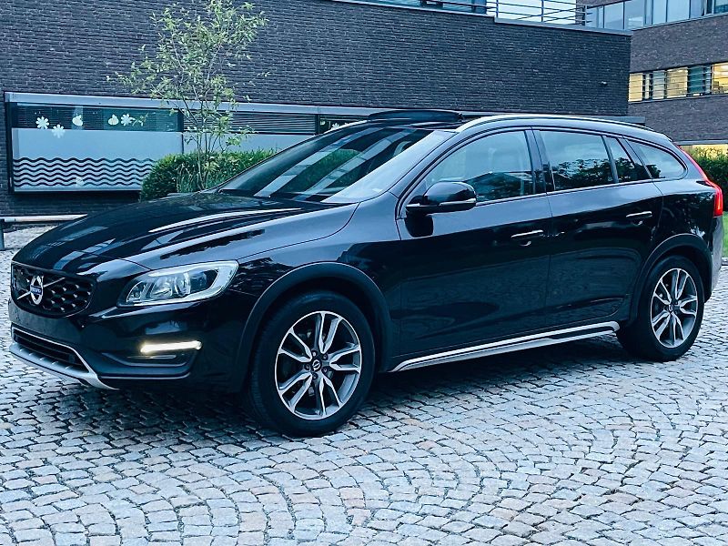 Volvo V60 2.4D4 5V AUTOMAT KAMERA TAŽNÉ - fotka 4 z 50