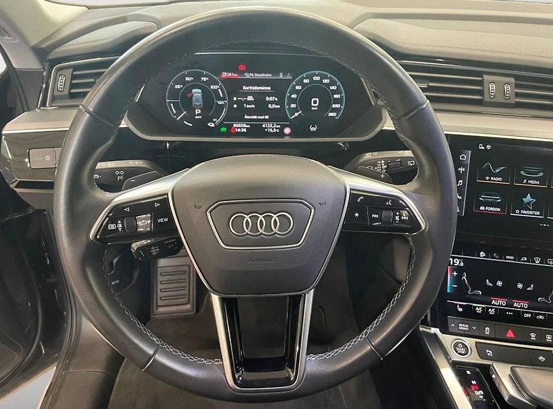 Audi Q8 e-tron 50 Q SoH 94% Kam Matrix HuD - fotka 12 z 20