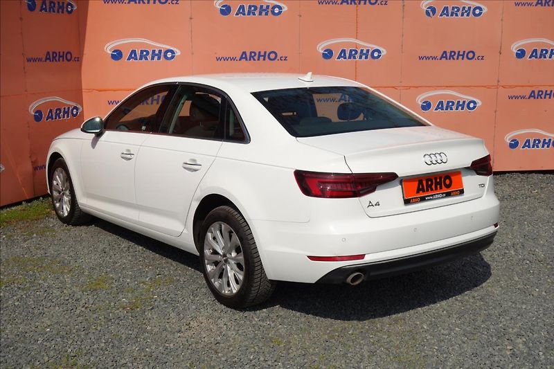 Audi A4 2,0 TDi, ČR, 1 MAJ., SERV. KN. - fotka 5 z 39