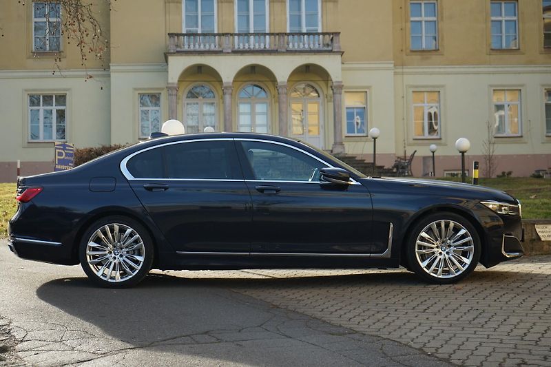 BMW Řada 7 745e H&K Panorama ZÁRUKA - fotka 6 z 42