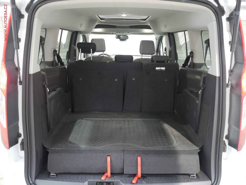 Ford Tourneo Connect (2014) 1.6TDCi MAXi 7míst, 2.maj,ČR - fotka 7 z 18