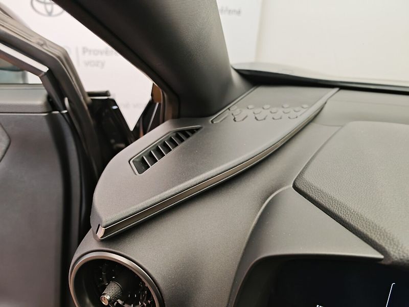 Toyota C-HR 2.0 Hybrid 4x2 Executive - fotka 31 z 48