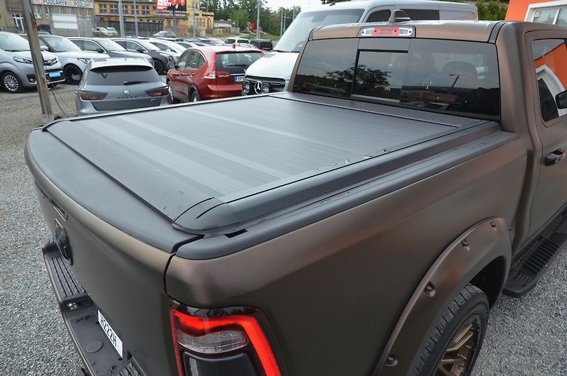 Dodge RAM (2022) 1500 BIGHORN 5.7 V8 HEMI 4x4  - fotka 10 z 51