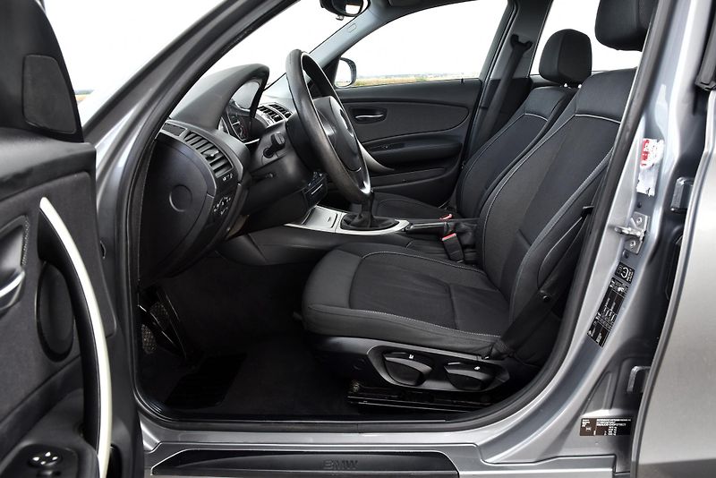BMW Řada 1 120d 6st 130 kW, KLIMA, ALU - fotka 7 z 33