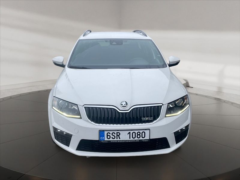 Škoda Octavia 2,0 TDI RS DSG  Cebia - fotka 2 z 11