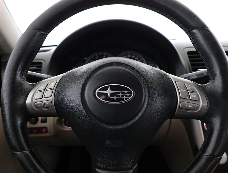 Subaru Legacy (2010) 2.0 D, 4X4, nová STK - fotka 8 z 19