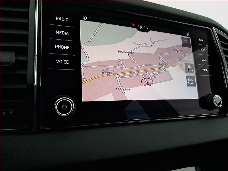 Škoda Karoq (2019) 1.0 TSI, Serv.kniha, Navi - fotka 13 z 17