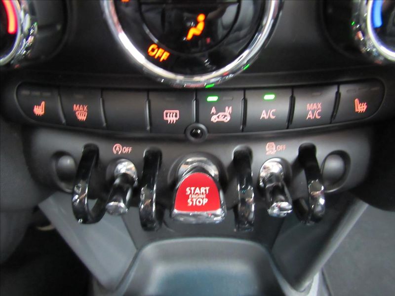 Mini Cooper 1,5 i 100kW - fotka 23 z 34