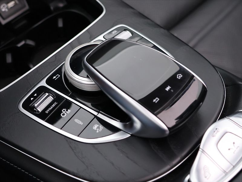 Mercedes-Benz Třídy E 3,0 53 320kW AMG 4Matic+ DPH - fotka 42 z 53