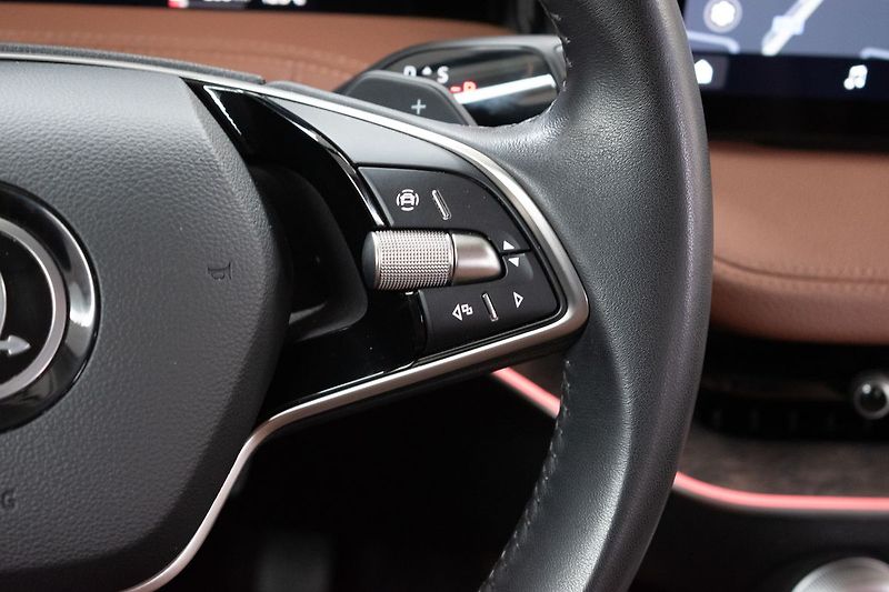 Škoda Superb 2.0TDI L&K*TAŽNÉ*ZÁRUKA*DPH*ČR - fotka 23 z 51