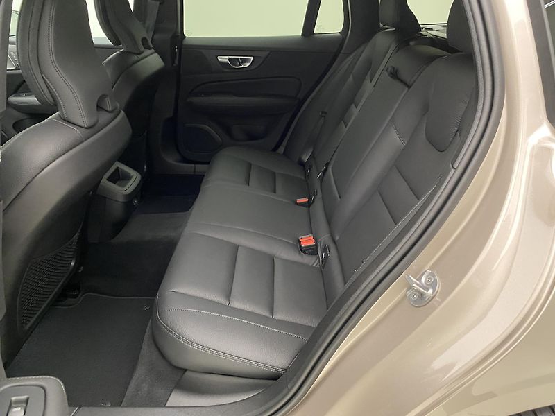 Volvo V60 (2026) B4 AUT DARK PLUS - fotka 6 z 61