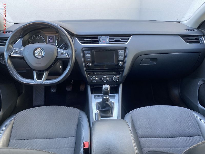 Škoda Octavia (2014) 1.6 TDi, Elegance, bixen - fotka 8 z 19