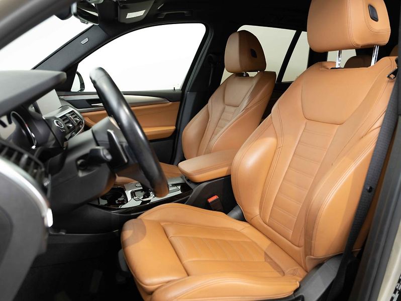 BMW X3 xDrive 20D - fotka 21 z 22