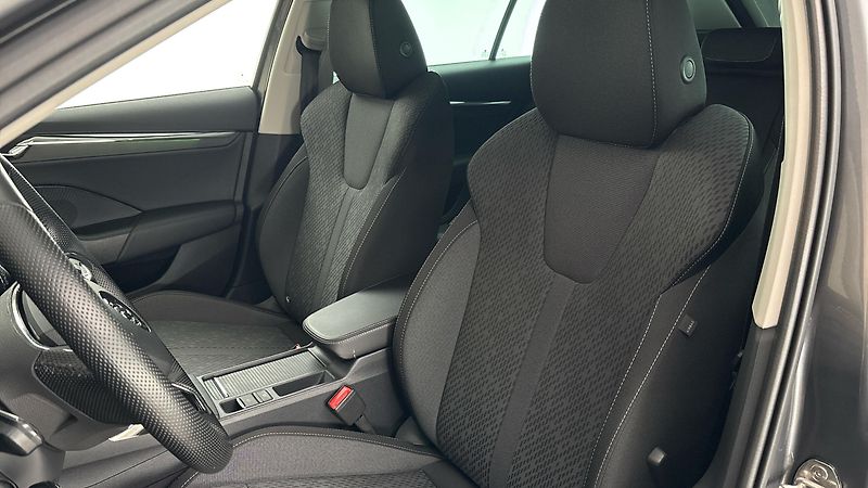 Škoda Octavia 2.0 TDI Style Combi - fotka 15 z 26