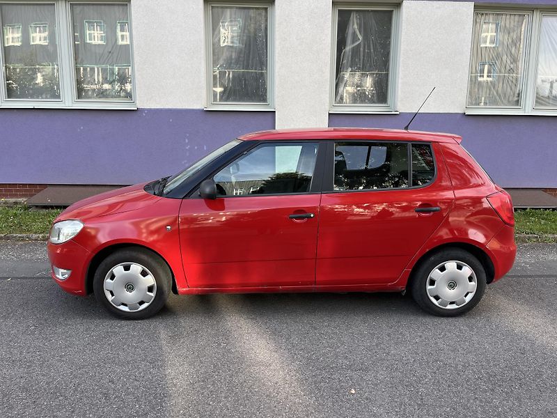 Škoda Fabia 1,2 HTP + pneu zima - fotka 2 z 26