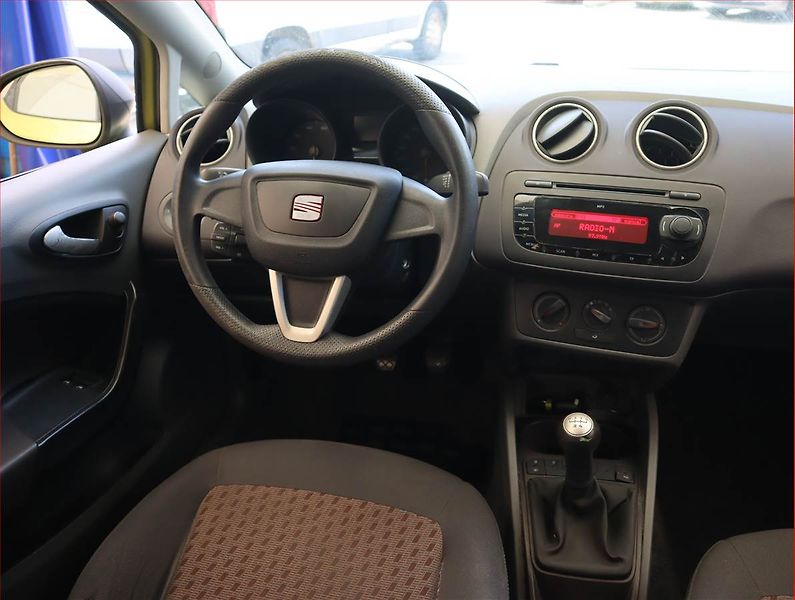 Seat Ibiza (2009) 1.4 16V, nová STK, dobrý stav - fotka 7 z 14