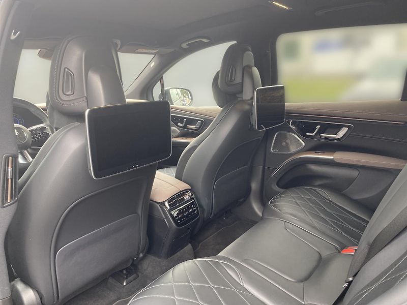 Mercedes-Benz EQS 580 4M SUV AMG Business - fotka 14 z 27