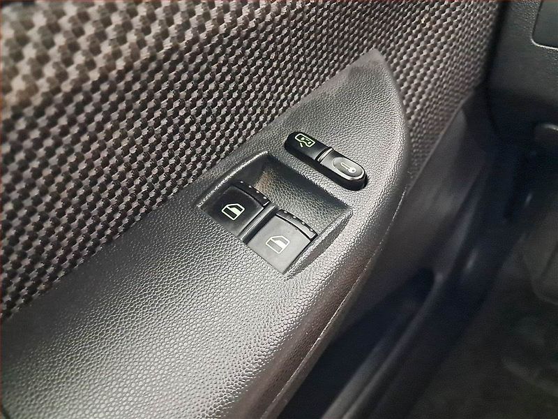 Škoda Fabia (2005) 1.2 12V, po STK, pěkný stav - fotka 14 z 14