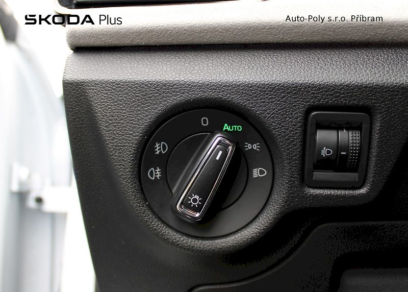 Škoda Kamiq (2024) Top Selection 1.0TSI / 85kW 7° - fotka 12 z 25