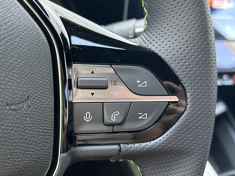 Peugeot 308 (2026) GT Elektromotor 115 kW Baterie - fotka 13 z 28