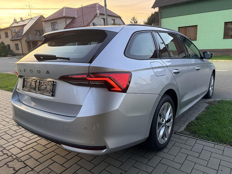 Škoda Octavia 2.0 TDI DSG LED VIRTUAL - fotka 4 z 53