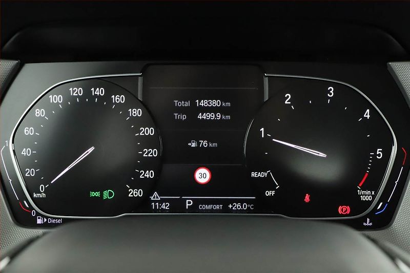 BMW Řada 1 (2020) 116d, Automat, Navi, Tempomat - fotka 8 z 21