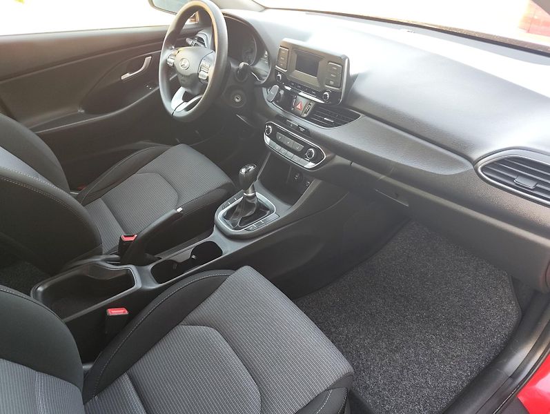Hyundai i30 (2019) - fotka 7 z 13