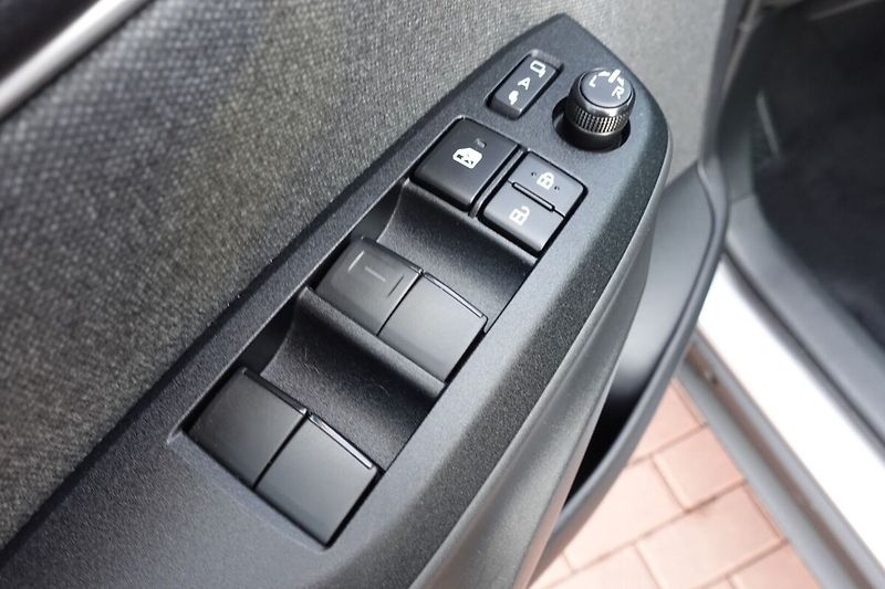 Toyota Yaris Verso 1.5VVTi CVT Comfort Style Tech - fotka 10 z 31