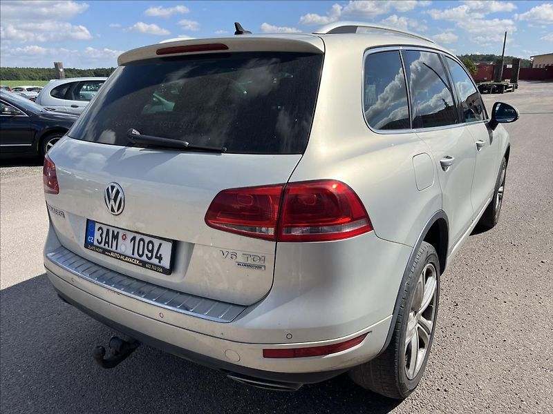 Volkswagen Touareg 3,0 TDi V6 180KW 4x4 TAŽNÉ - fotka 6 z 50